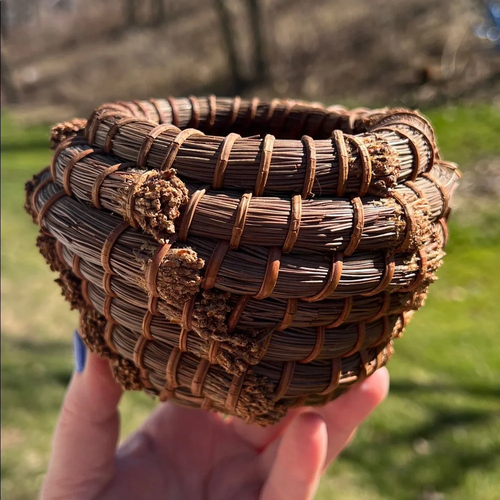 Antique Native American Seminole Tribe Handwoven Coiled Pine Needle Basket